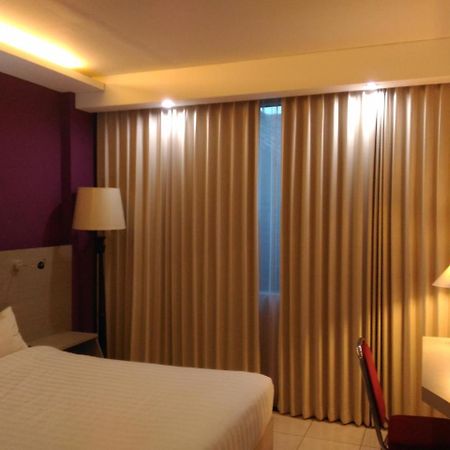 Hotel Kharisma Madiun Zewnętrze zdjęcie
