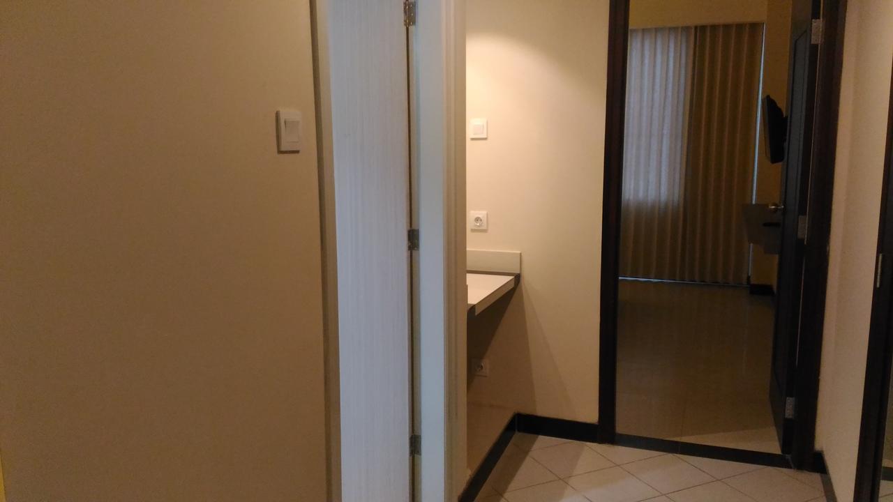 Hotel Kharisma Madiun Zewnętrze zdjęcie