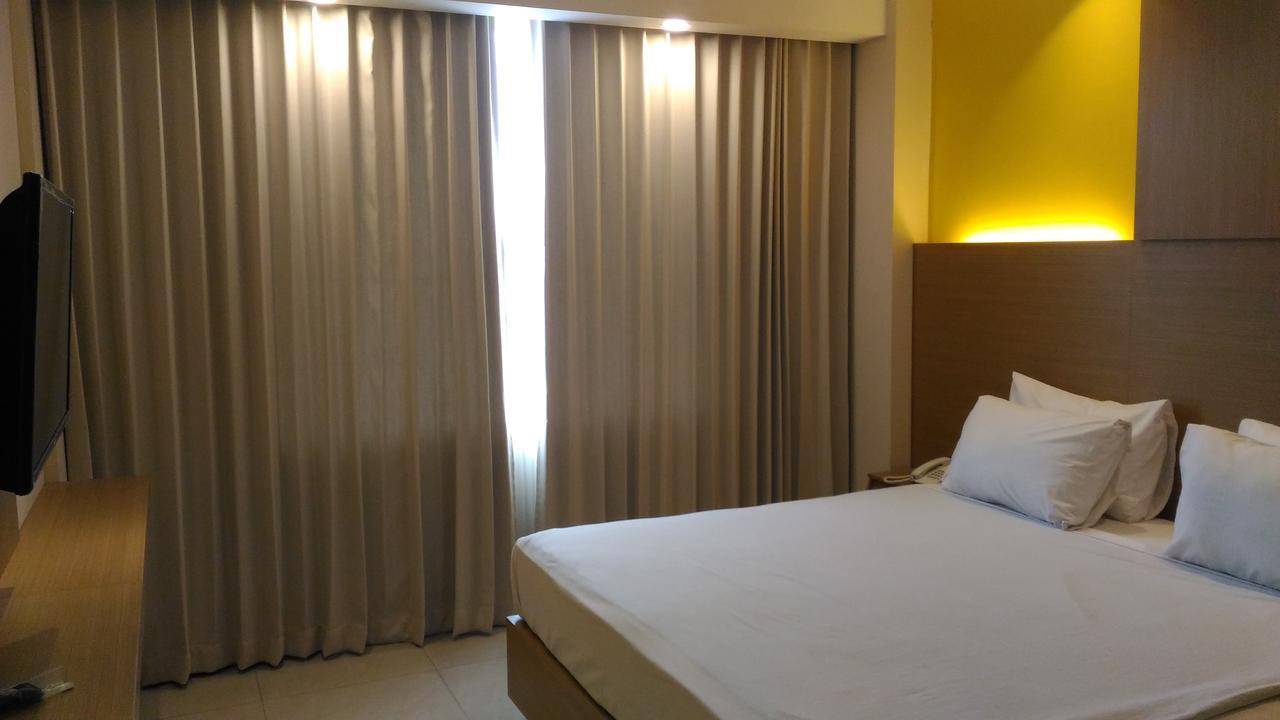 Hotel Kharisma Madiun Zewnętrze zdjęcie
