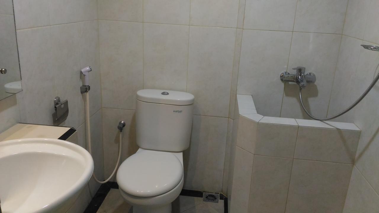 Hotel Kharisma Madiun Zewnętrze zdjęcie