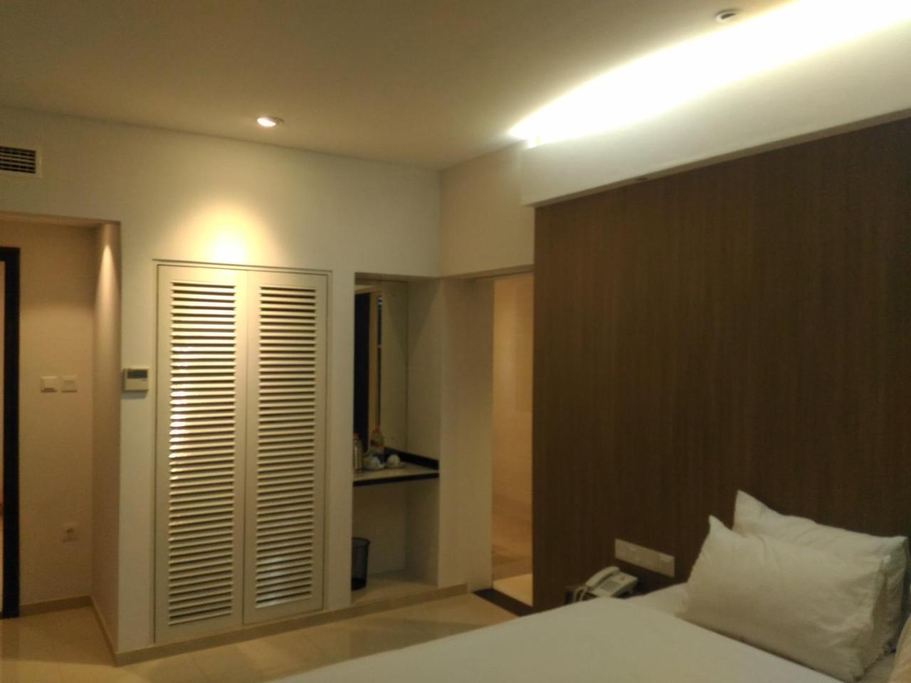 Hotel Kharisma Madiun Zewnętrze zdjęcie