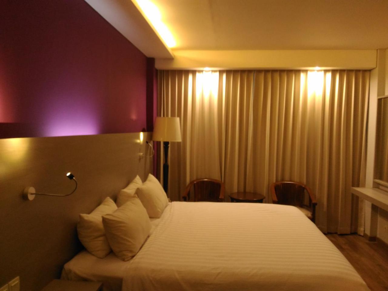 Hotel Kharisma Madiun Zewnętrze zdjęcie